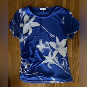 NWT  Calvin Klein Blue Floral Women's Top
Mesh lined  size M